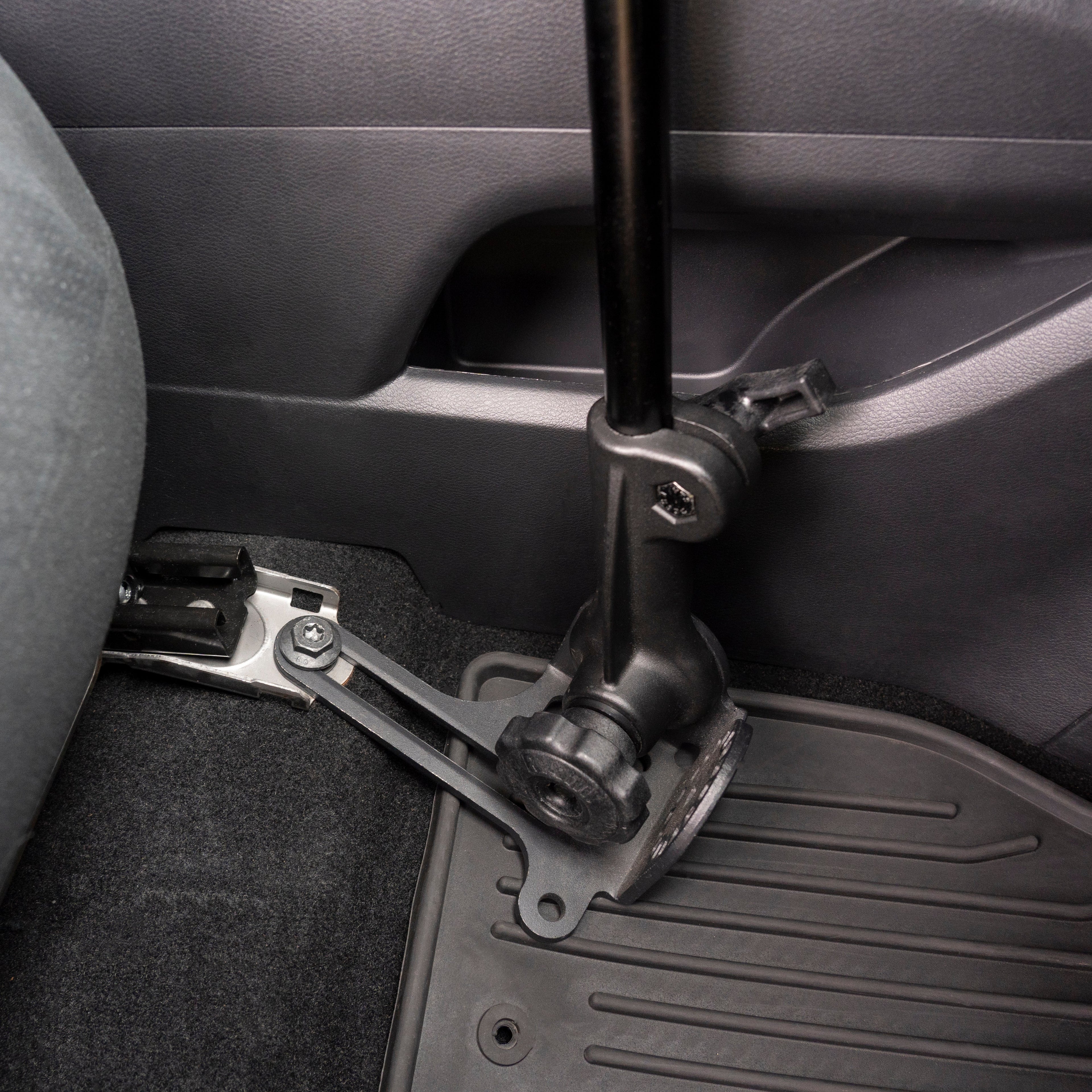 RAM-316-HD-18-202U:RAM-316-HD-18-202U_1:RAM® Pod HD™ 30" Vehicle Mount with Round Plate
