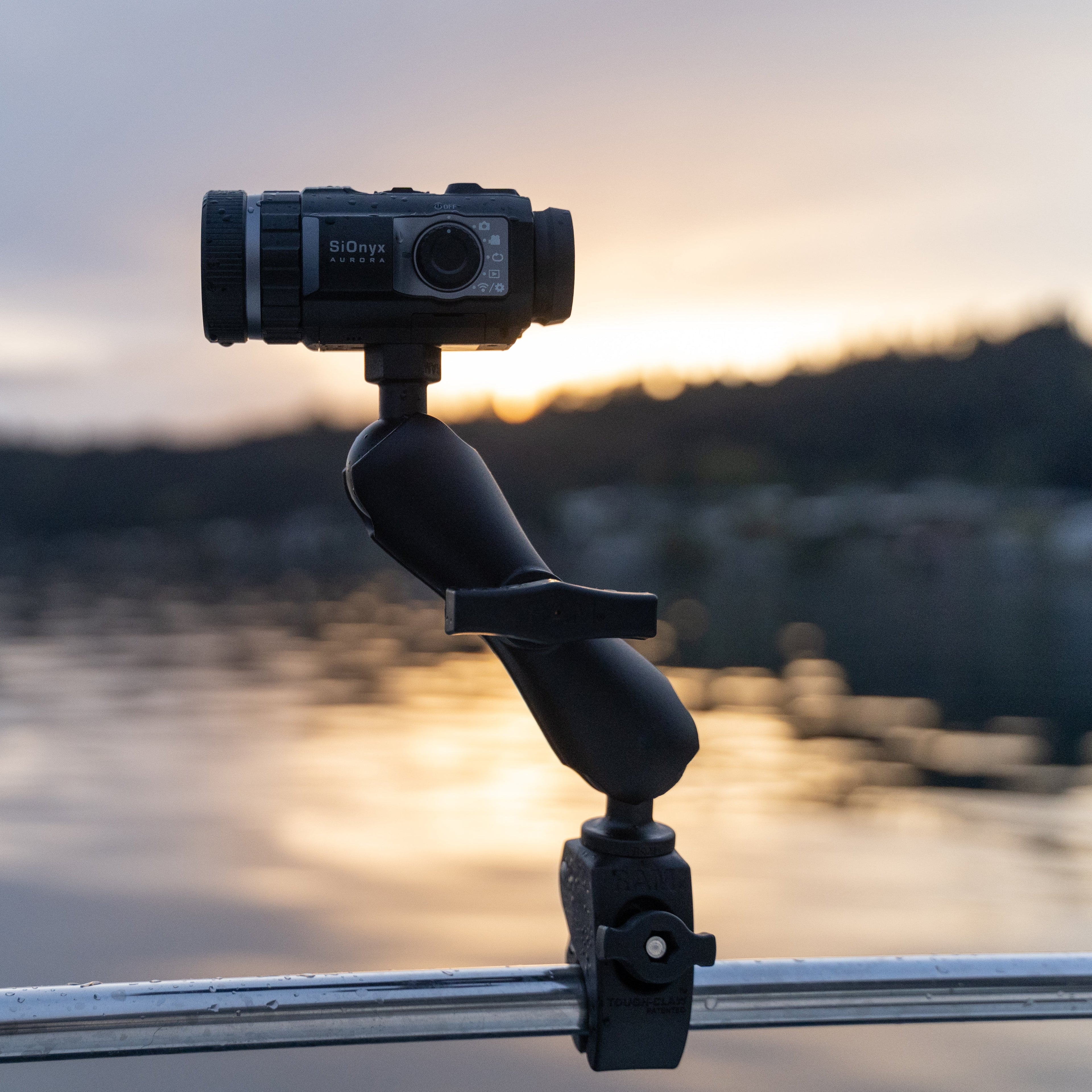 RAM-400-379-252025U:RAM-400-379-252025U_1:RAM® Tough-Ball™ Camera Mount with RAM® Tough-Claw™ Small Clamp Base