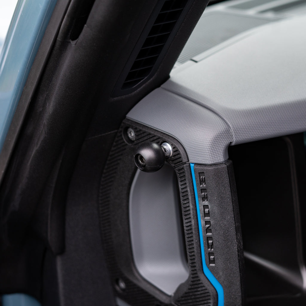 RAM-B-186-M6-UN10U:RAM-B-186-M6-UN10U_1:RAM® X-Grip® Large Phone Mount with Grab Handle & A-Pillar M6 Bolt Base