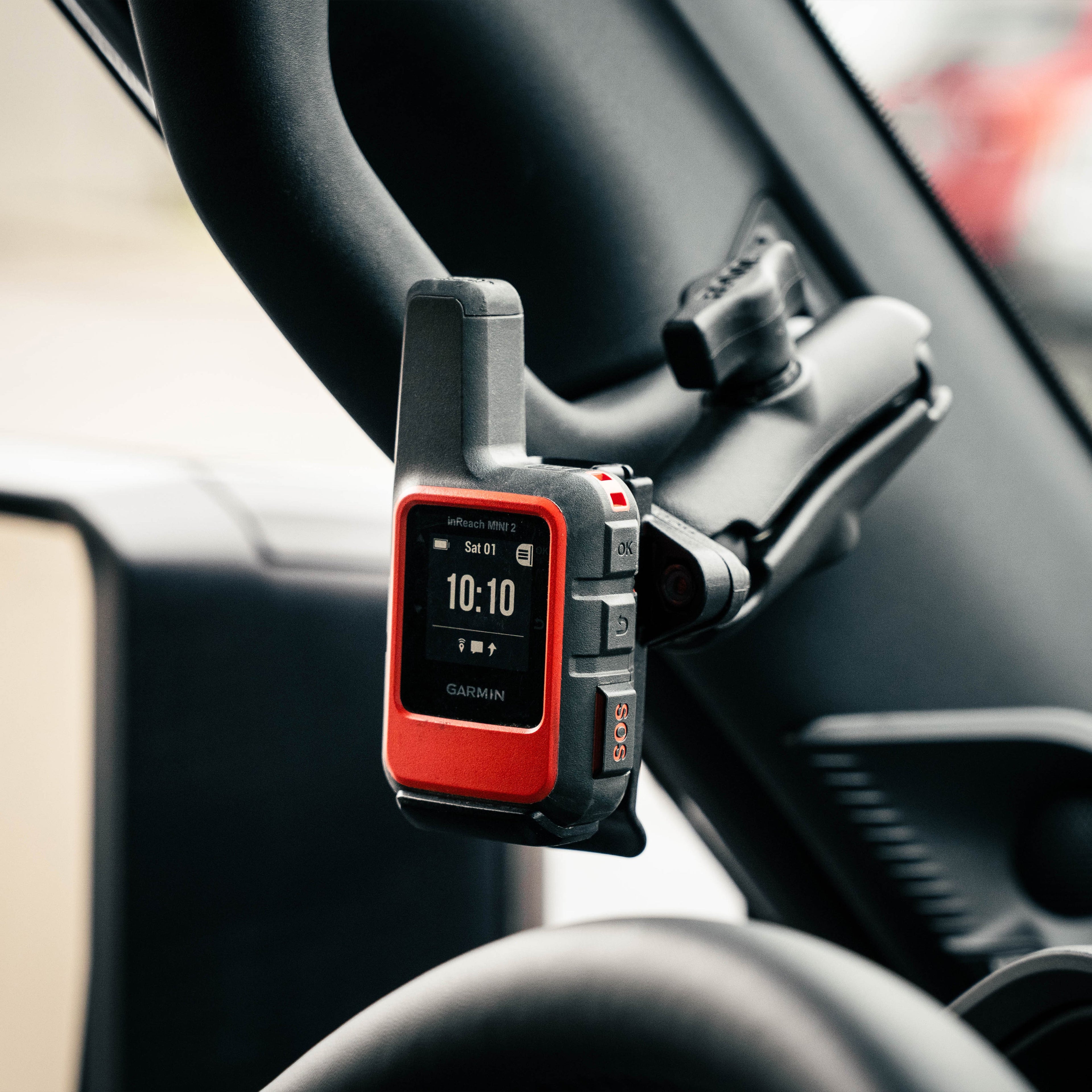 RAM-B-202-GA76U:RAM-B-202-GA76U_1:RAM® Spine Clip Holder with Ball for Garmin Handheld Devices
