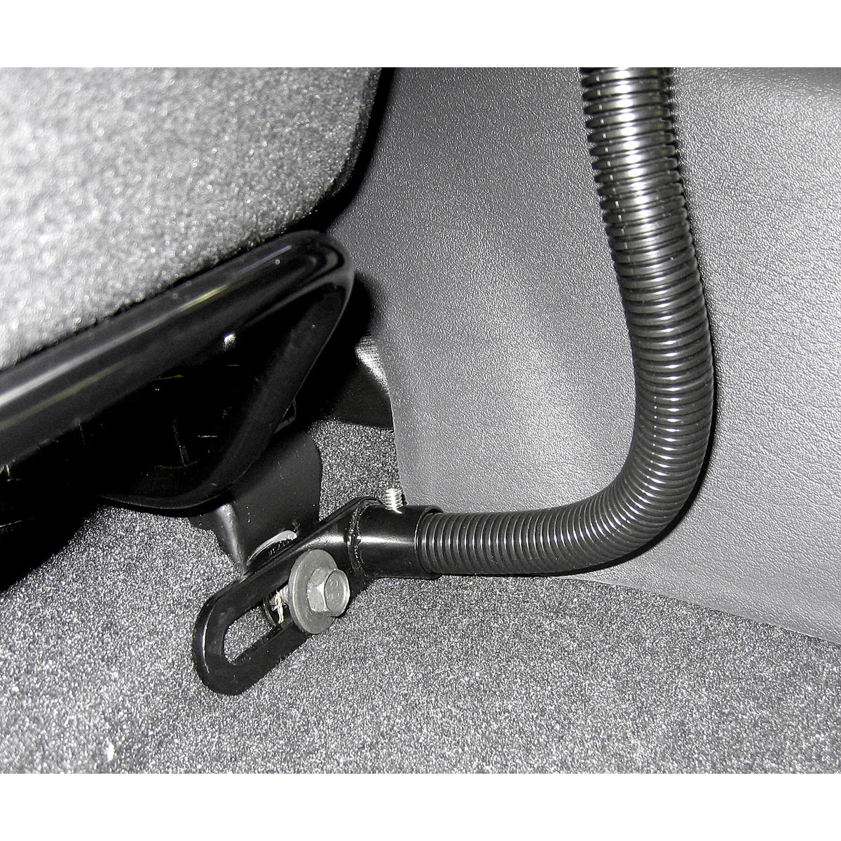 RAM-B-316-1-238U:RAM-B-316-1-238U_1:RAM® Pod™ I Vehicle Mount with 18" Aluminum Rod and Diamond Plate