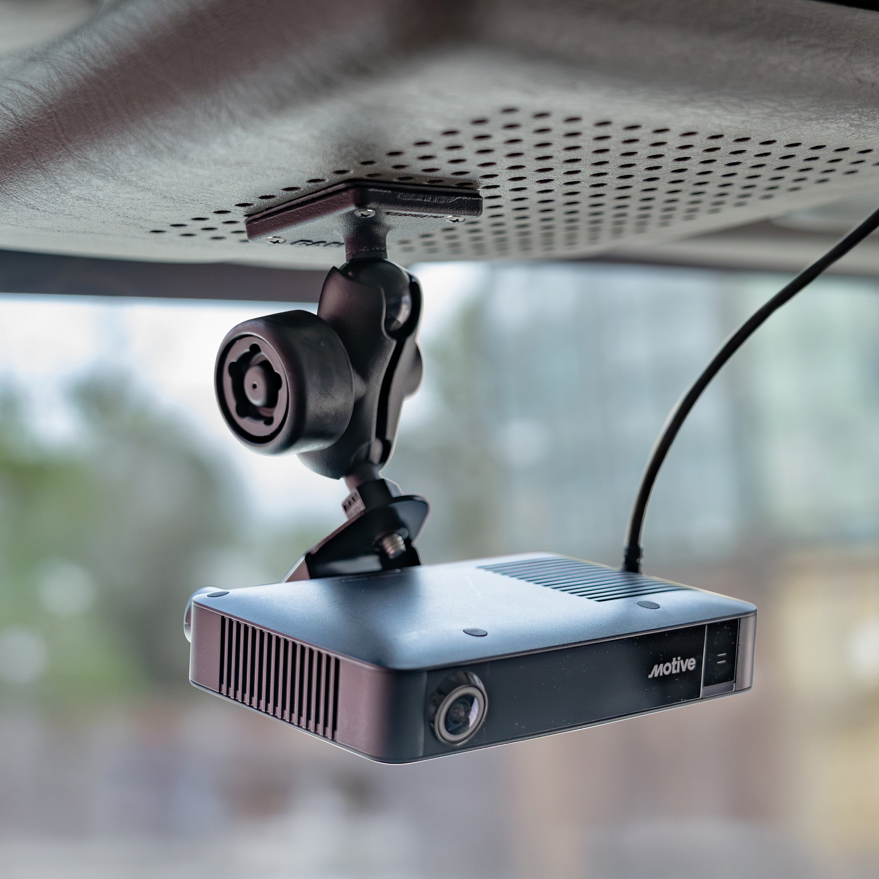 RAM-B-347-379-252050-K5-MTV3U:RAM-B-347-379-252050-K5-MTV3U_1:RAM® Dashboard Mount for Motive AIDC+ Dashcam