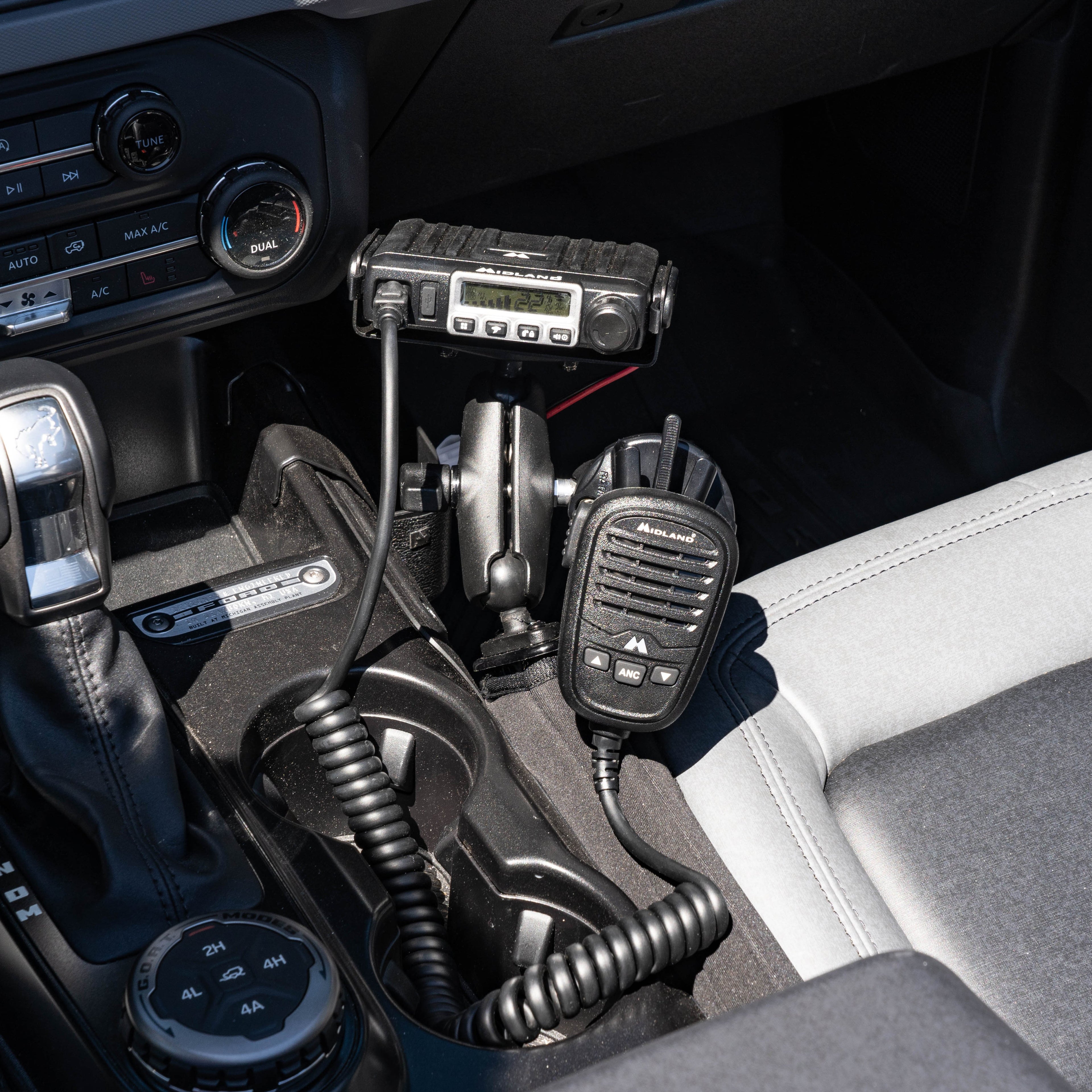 RAM-B-407-MC-KIT1:RAM-B-407-MC-KIT1_1:RAM® Tough-Wedge™ Temporary Radio + Mic Vehicle Mount Bundle