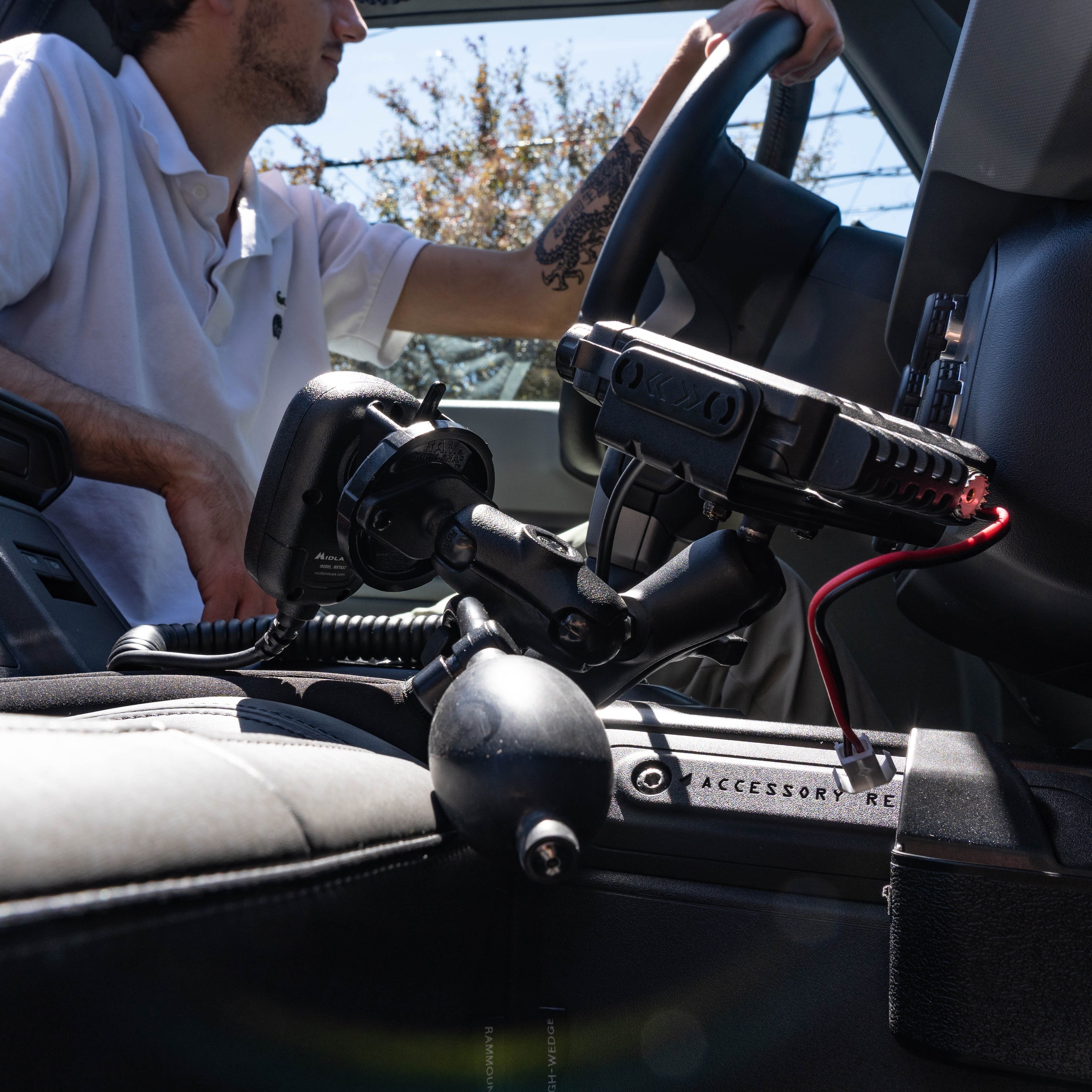 RAM-B-407-MC-KIT1:RAM-B-407-MC-KIT1_1:RAM® Tough-Wedge™ Temporary Radio + Mic Vehicle Mount Bundle