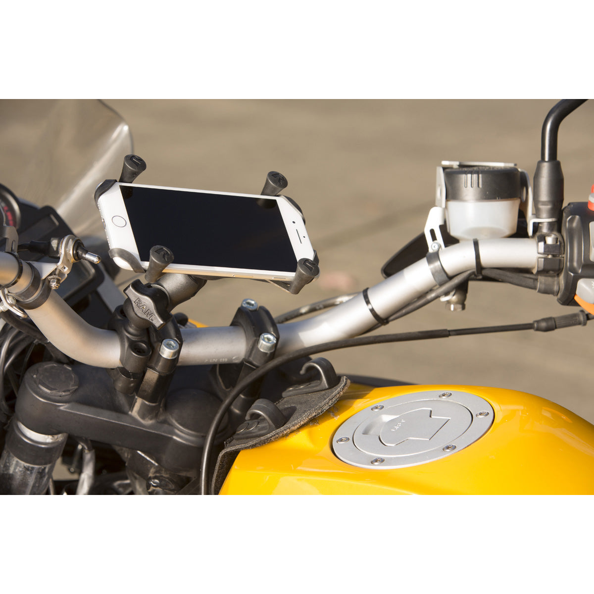 RAM-B-408-75-1-A-UN10:RAM-B-408-75-1-A-UN10_1:RAM® X-Grip® Large Phone Mount with Torque™ Medium Rail Base - Short Arm