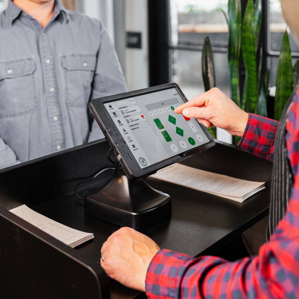 RAM-GDS-DOCKL-D14-U5C:RAM-GDS-DOCKL-D14-U5C_1:GDS® Uni-Conn™ Powered Locking Tilt & Swivel Dock with USB-C