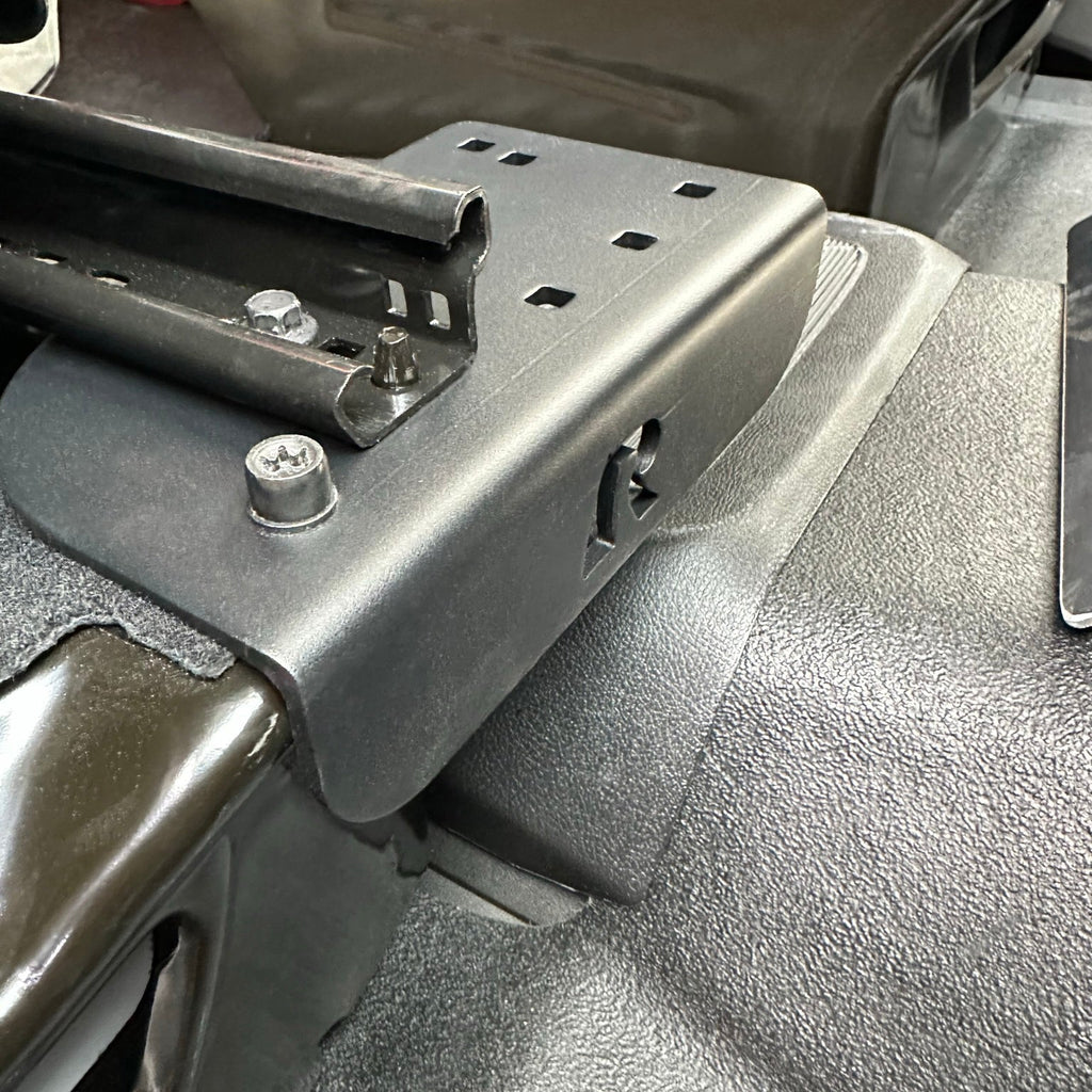 RAM-VB-194-SW1:RAM-VB-194-SW1_1:RAM® No-Drill™ Laptop Mount for '14-26 Ford Transit Full Size Van