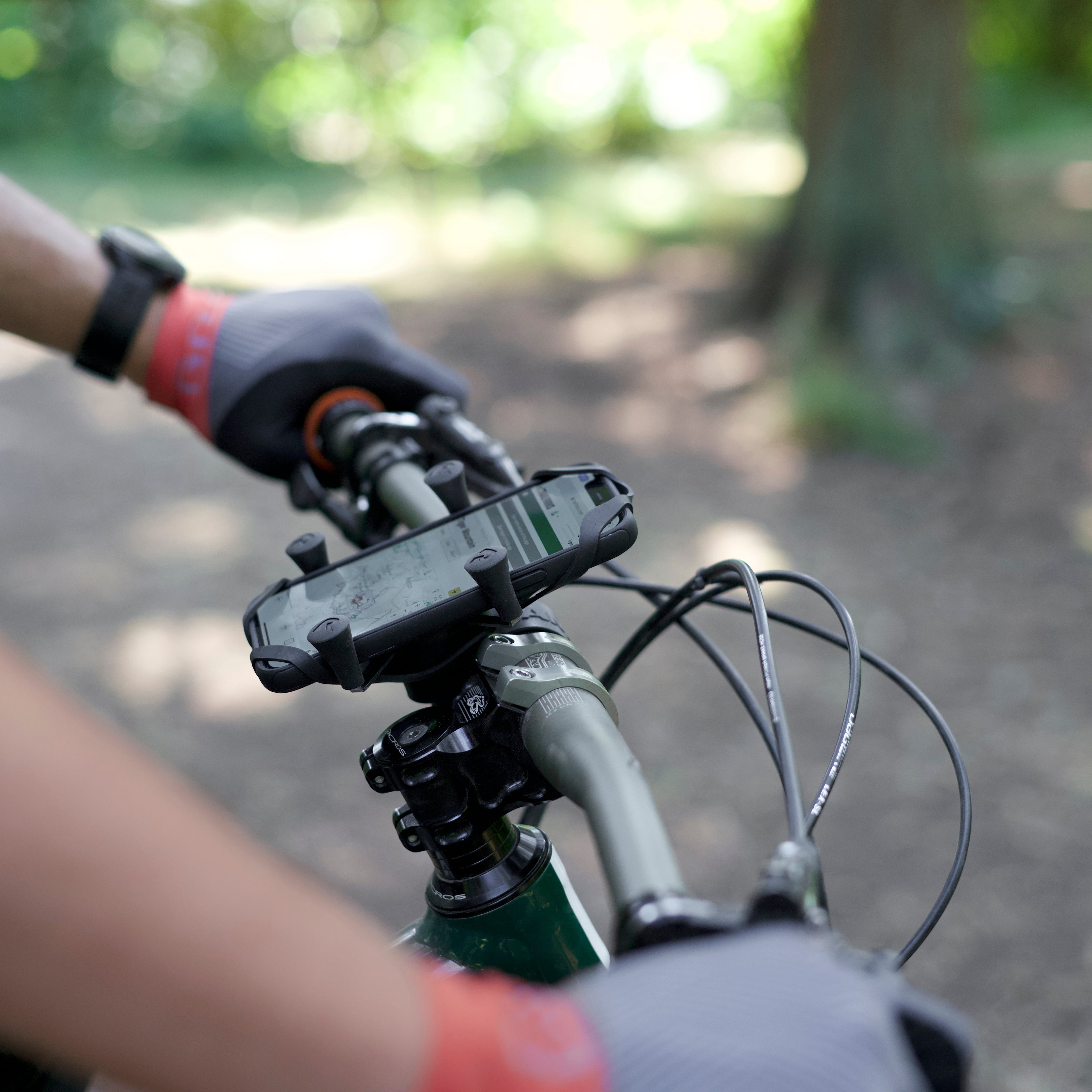 RAP-460-UN7U:RAP-460-UN7U_1:RAM® X-Grip® Phone Mount with RAM® Tough-Strap™ Handlebar Base