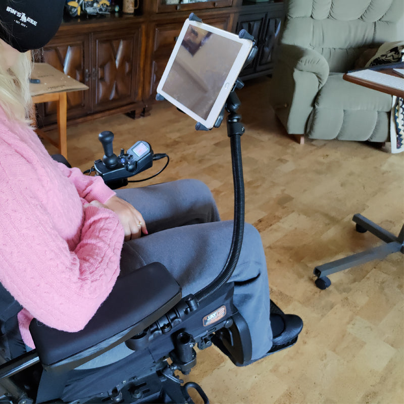 RAP-AAPR-WCT-114P-18-UN9U:RAP-AAPR-WCT-114P-18-UN9U_1:RAM® Tablet Mount for Wheelchairs with Quick Release & Swivel Feature